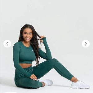 NWT Women’s Best Forest Green Power Seamless Long Sleeve Crop Top Size XXL